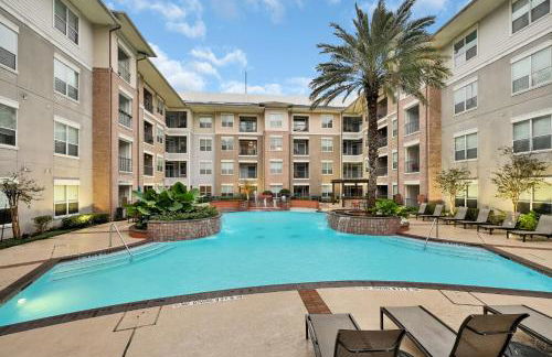 Central Houston Stay - Walk to NRG Stadium, Relax by the Pool, and More! - Foto 29