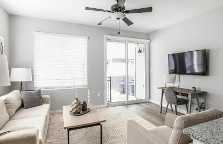 Landing Stylish 2BD Pool Courtyard - Foto 1