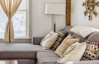 Go Skiing or Hiking from an Enchanting, Light-Filled Home - Foto 19