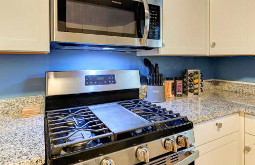 Spacious 3BR Midtown Home - Sleeps 7 - Walkable to Dining & Attractions - Easy Access to Downtown - Foto 6