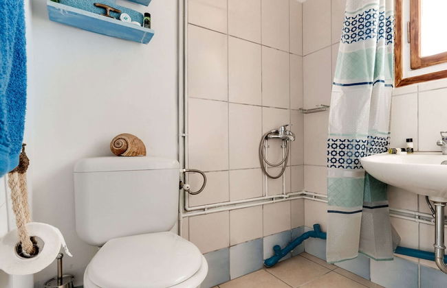 Astra Holiday Home in Aegina Island With Gorgeous Sunset Views - Photo 11