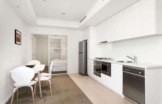 Waterfront Melbourne Apartments - Photo 38