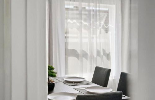 Home In Bletchley Milton Keynes, contractors favourite - Photo 56