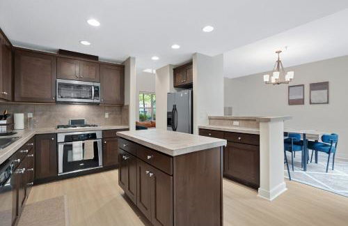 Hillsboro's Best at Your Doorstep with pool & gym - Foto 7