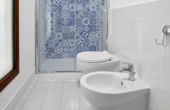 Plaza Suites - Photo 27