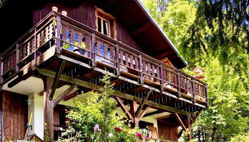 Chalet Le Doux Si, Large Self-Contained Apartment, 2km from Doucy-Combelouvière and close to Valmorel - Foto 2, Garden, Garden view