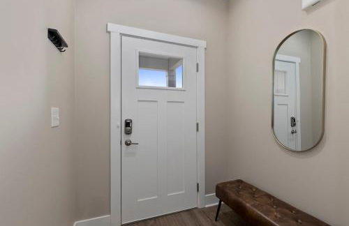 Modern 2BR 2BA New Build Condo with Garage & Patio - Foto 20