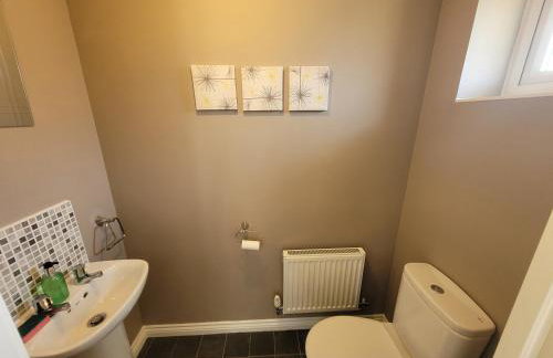 Kensington House- The Perfect home for contractor stays - Foto 15