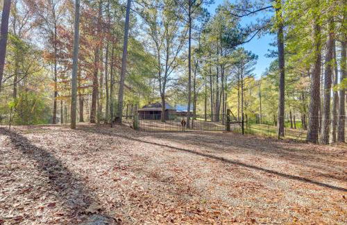 Cabin with Catch and Release Pond in Hueytown! - Foto 23
