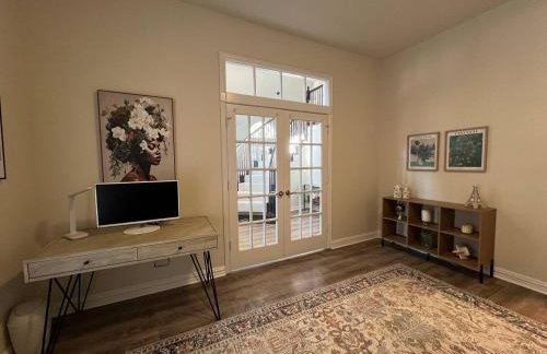 Lovejoy Serenity - Amazing pool, Games, Movie Room - Photo 25