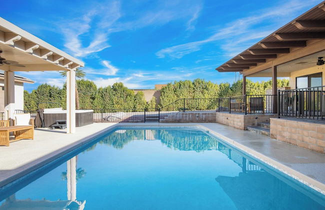 Pool, Sports Court, Game Garage, Fire Pit, & Casita Olivano Ranch by Avantstay - Foto 33