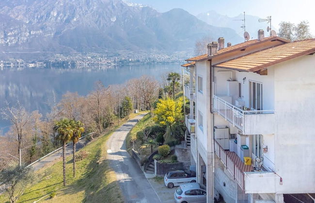 Charming 4-bed Apartment -lake Views & Balconies - Foto 25