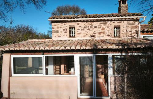 Cabanon provençal, piscine et jacuzzi partagés - Foto 9