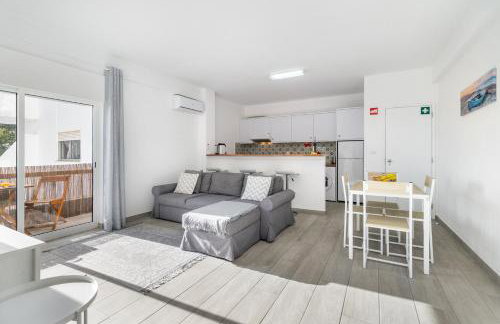 APARTAMENTO COR DO MAR - Sunny, Clean and spacious apartment with sea view, in Alvor - very close walking distance to the beach and Alvor Village - Foto 7