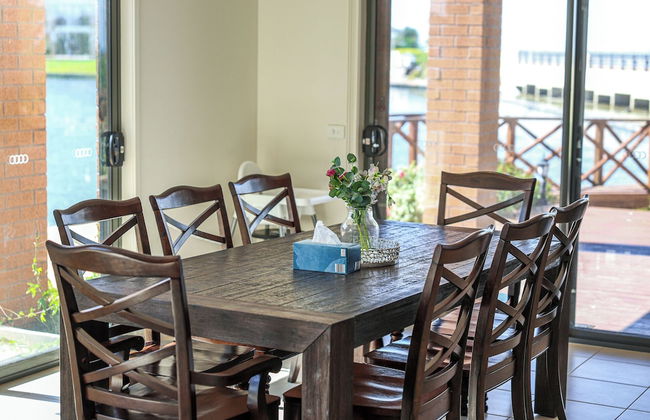 StayAU 5BR Lakefront Escape Point Cook - Foto 66