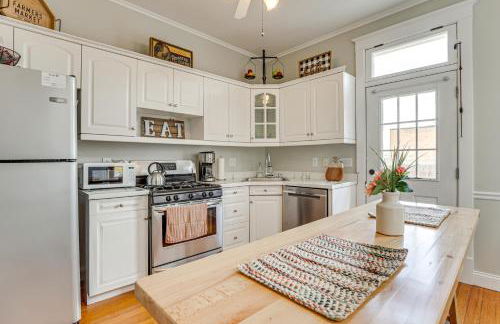 Walk Downtown Inviting Historic Home in Dubuque! - Foto 14