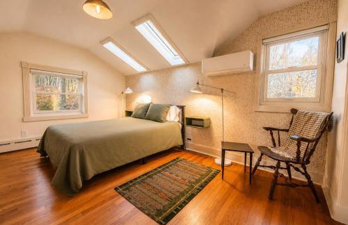 Creek, Sauna, Hot Tub, Fire Pit & Pet-Friendly - Photo 17