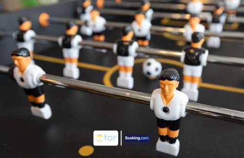 Large 2 Bedroom Apartment By The One Retreats Short Lets & Serviced Accommodation Horley Close To Gatwick Airport - Foto 28