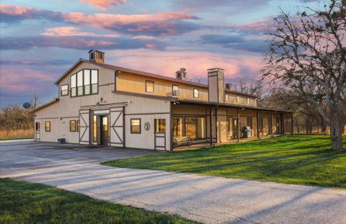 Spacious Ranch Style Home w Cinema Room - Foto 1