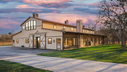 Spacious Ranch Style Home w Cinema Room - Foto 1