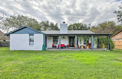 Pet-Friendly Lockhart Home with Private Yard - Foto 19