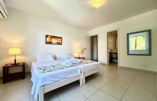 Vista dos sonhos na beira do mar de Angra com pier - Foto 43