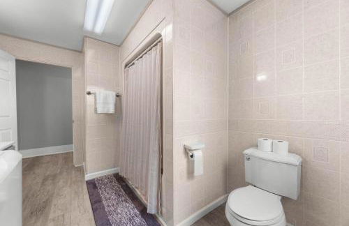 Keuka Wine Trail Vineyard View Farmhouse - Fire Pit & Game Room - Foto 33