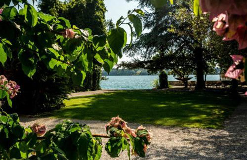 Villa Ondina - Wonderful villa with private beach and big garden - Photo 2