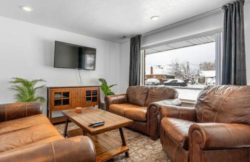 Modern home near UVU and BYU with hot tub and mountain views - Foto 11