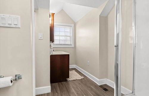 4 Bedroom 2 Bath Middle of it all Sleeps 8 - Foto 30