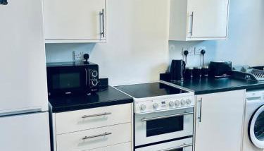 Strood Modern Flat with full kitchen and bathroom - Flat 1 Ground Floor - Foto 2, stove, toaster