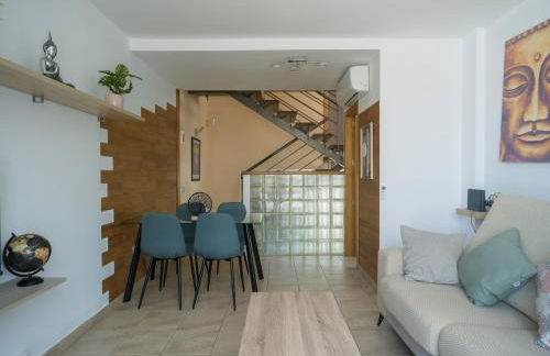 Adosado en Telde con piscina y vistas al mar - Foto 13