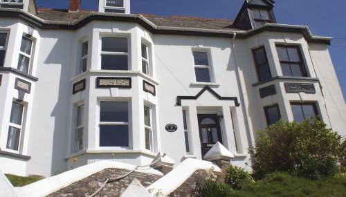 Heightley House - Photo 1