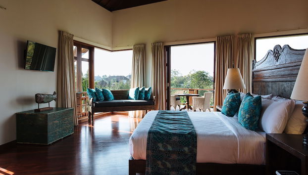 Villa in Badung with swimming pool and garden - Photo 2