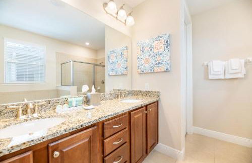 Spectacular Home Near Disney With Private Pool, Movie Theater And Pool Table With Waterpark & Resort Access - 332Sf - Foto 15