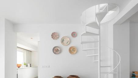 LUXURY ALVOR PENTHOUSE - Photo 5, young children