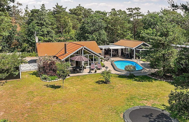 8 Person Holiday Home in Hojby - Foto 1