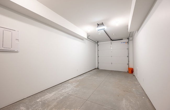 Grizzly Ridge Getaway Brand New, Hot Tub, Sleeps 11 - Photo 32