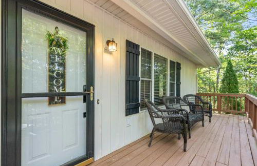 Cozy Retreat w Hot Tub Firepit & Grill near Bryce - Foto 44