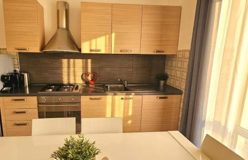 VAL D'ORCIA DELUXE 2, RAFFINATA CASA immersa nel verde con WiFi, giardino e parcheggio - Foto 7