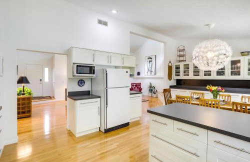 Modern and Spacious Home - 6 Mi to Dtwn South Bend - Foto 11