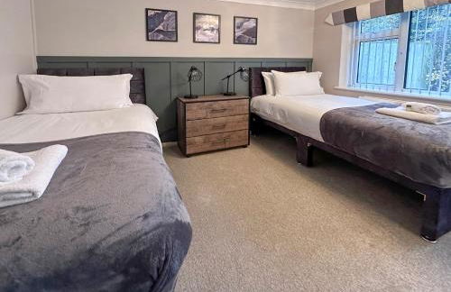 BLUNSDON LODGE - Spacious Bungalow, High Speed Wi-Fi, Free Private Parking, Garden - Foto 15