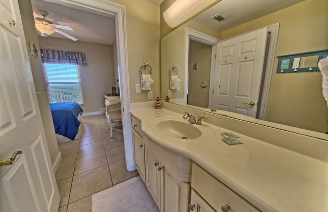 Wondrous Condo with Beach Access and Poolside Beach - Unit 2103 by RedAwning - Foto 19