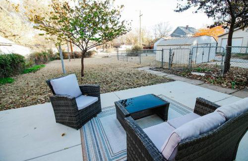 Central Location. Fenced Yard W Washer and Dryer - Foto 9