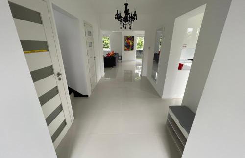 White House Izabelin Family SPA House near Warsaw - Foto 74