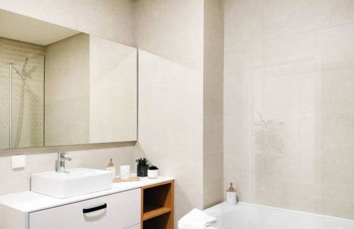 By the Sea - Foto 33