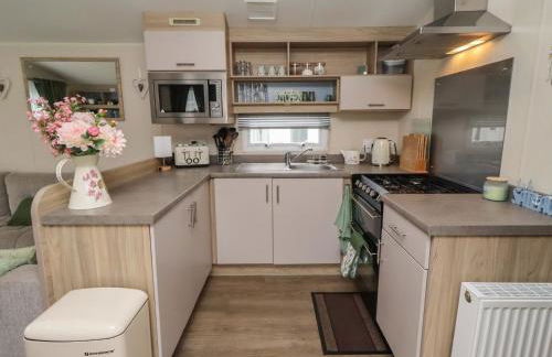 Homeslea 33 Millennium Gardens - Photo 9