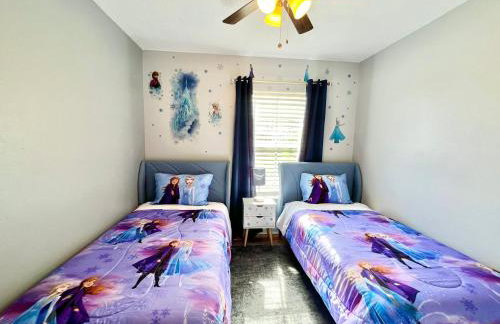 Stylish 3 bd townhouse near Disney with private pool. - Photo 28