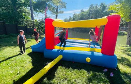 Lakefront Luxury with Private Beach, Sleeps 14 - Foto 39