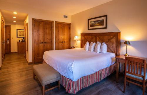 Two Bedroom Condo with a Balcony in Mountaineer Square condo - Foto 21